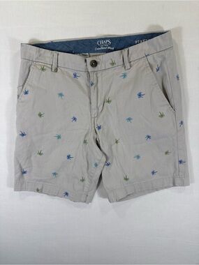 Chaps Men's Light Gray Palm-Embroidered Cotton Shorts